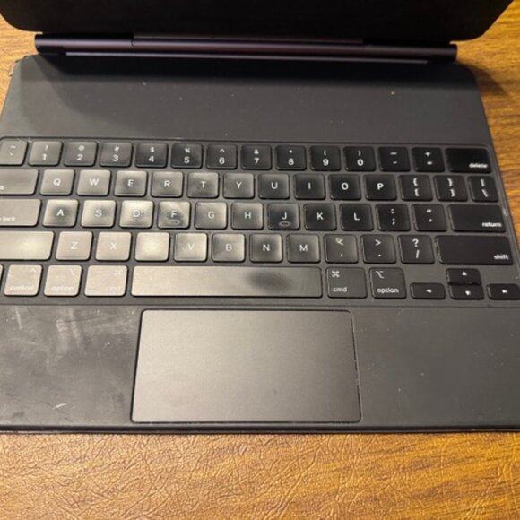 Apple Magic Keyboard for iPad Pro 12.9 inch with Dracool Apple Pencil insert - Picture 6 of 13